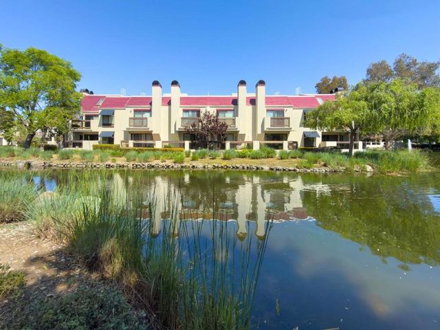 540 Shorebird Circle 21106, Redwood City, CA 94065