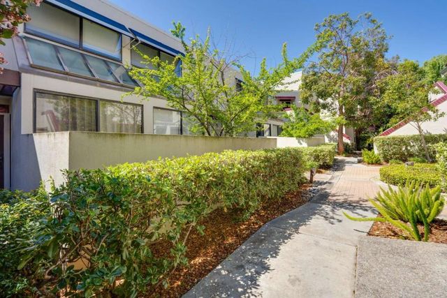 540 Shorebird Circle 21106, Redwood City, CA 94065