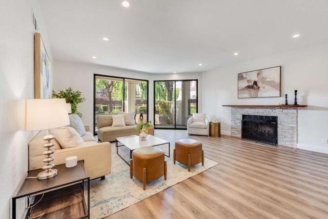 540 Shorebird Circle 21106, Redwood City, CA 94065