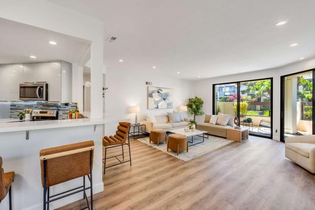 540 Shorebird Circle 21106, Redwood City, CA 94065