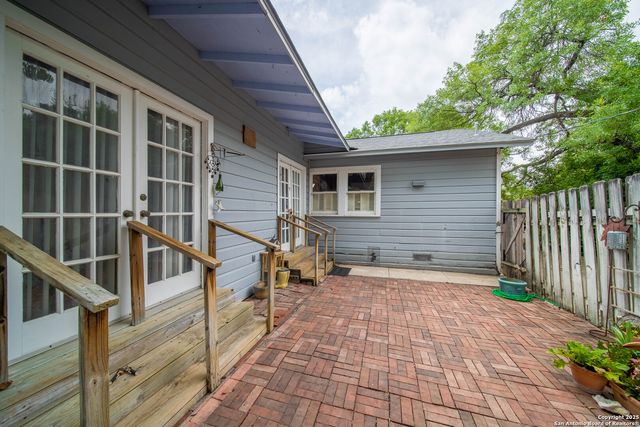 205 Larkwood, San Antonio, TX 78209