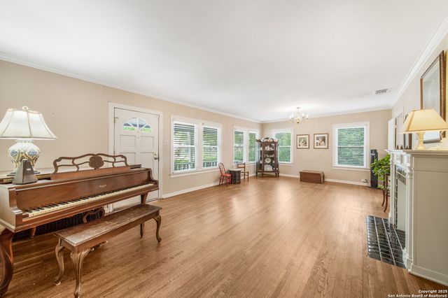 205 Larkwood, San Antonio, TX 78209