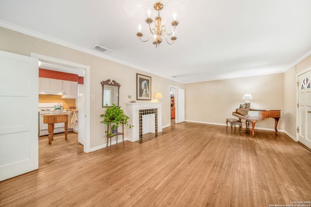 205 Larkwood, San Antonio, TX 78209