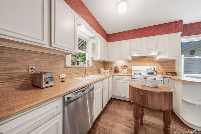 205 Larkwood, San Antonio, TX 78209