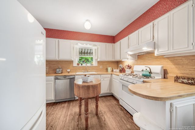 205 Larkwood, San Antonio, TX 78209