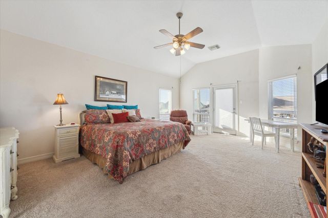 422 Windward Way, Tiki Island, TX 77554