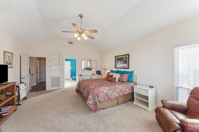 422 Windward Way, Tiki Island, TX 77554