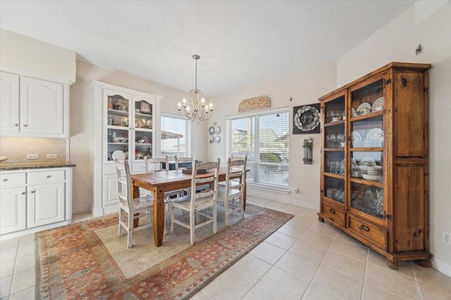 422 Windward Way, Tiki Island, TX 77554