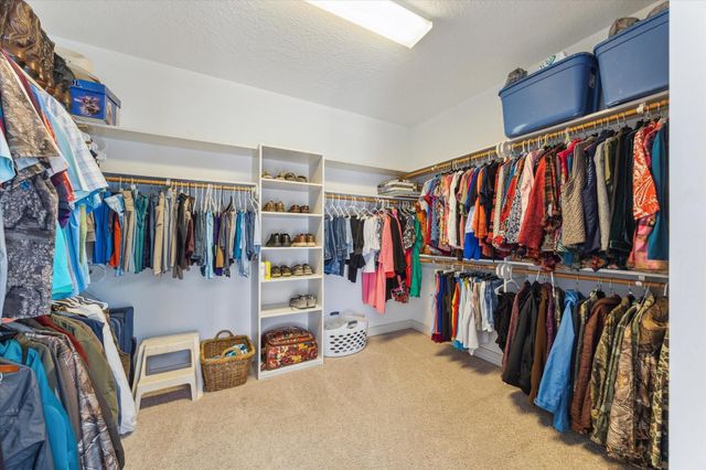 422 Windward Way, Tiki Island, TX 77554