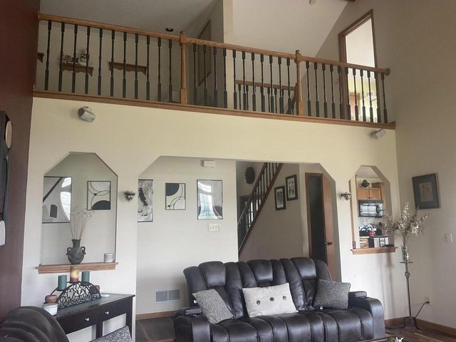 8791 S Clover CIRCLE, Oak Creek, WI 53154