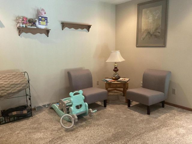 8791 S Clover CIRCLE, Oak Creek, WI 53154