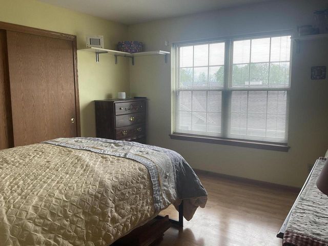 8791 S Clover CIRCLE, Oak Creek, WI 53154