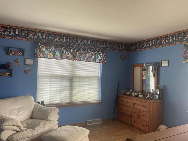 8791 S Clover CIRCLE, Oak Creek, WI 53154