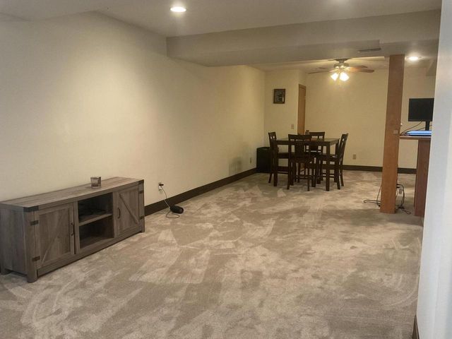 8791 S Clover CIRCLE, Oak Creek, WI 53154
