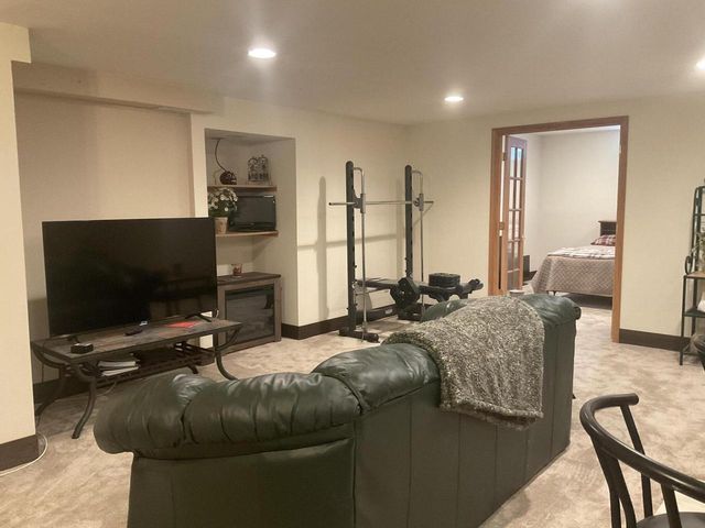 8791 S Clover CIRCLE, Oak Creek, WI 53154