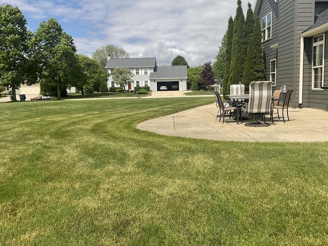 8791 S Clover CIRCLE, Oak Creek, WI 53154