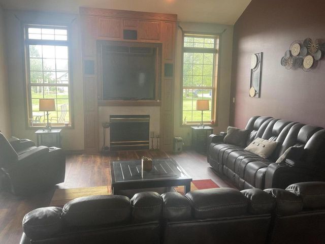 8791 S Clover CIRCLE, Oak Creek, WI 53154