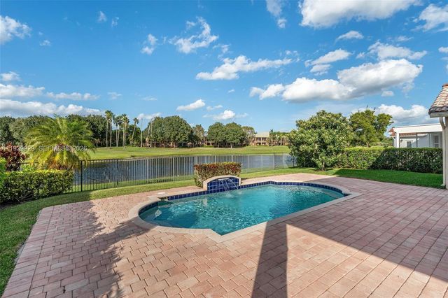 2670 Palmer Pl, Weston, FL 33332