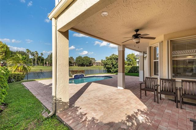 2670 Palmer Pl, Weston, FL 33332