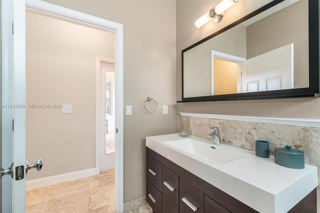 2670 Palmer Pl, Weston, FL 33332