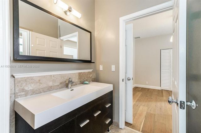 2670 Palmer Pl, Weston, FL 33332