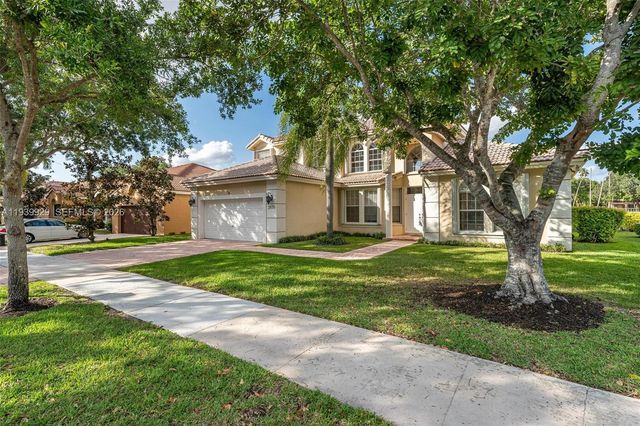 2670 Palmer Pl, Weston, FL 33332