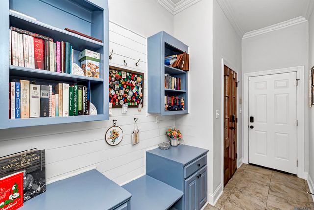 12351 Oak Brook Dr, Geismar, LA 70734