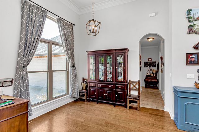 12351 Oak Brook Dr, Geismar, LA 70734