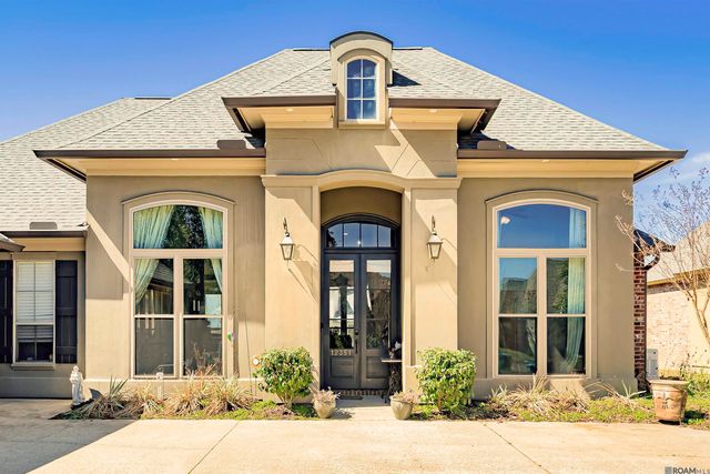 12351 Oak Brook Dr, Geismar, LA 70734