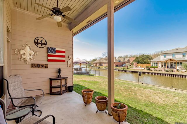 12351 Oak Brook Dr, Geismar, LA 70734