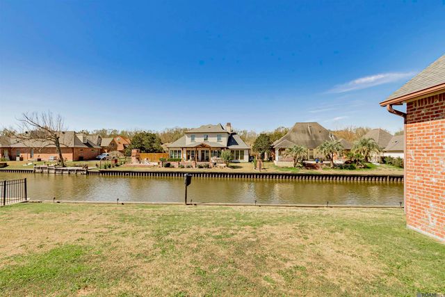 12351 Oak Brook Dr, Geismar, LA 70734