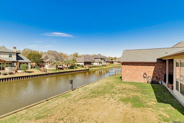 12351 Oak Brook Dr, Geismar, LA 70734