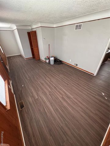 1706 Arcola Street, Garden City, MI 48135