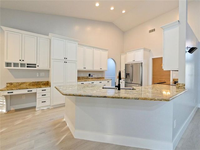240 SHADY OAKS CIRCLE, Lake Mary, FL 32746
