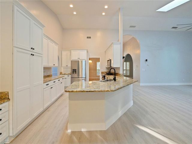 240 SHADY OAKS CIRCLE, Lake Mary, FL 32746