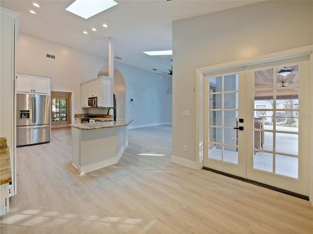 240 SHADY OAKS CIRCLE, Lake Mary, FL 32746