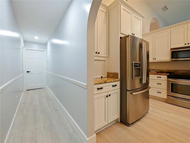 240 SHADY OAKS CIRCLE, Lake Mary, FL 32746