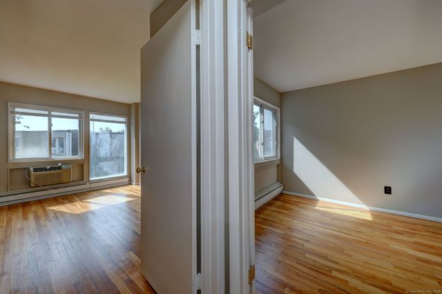 65 West Walk 65, West Haven, CT 06516