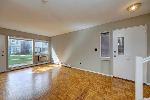 65 West Walk 65, West Haven, CT 06516