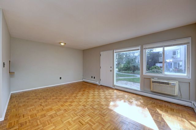 65 West Walk 65, West Haven, CT 06516