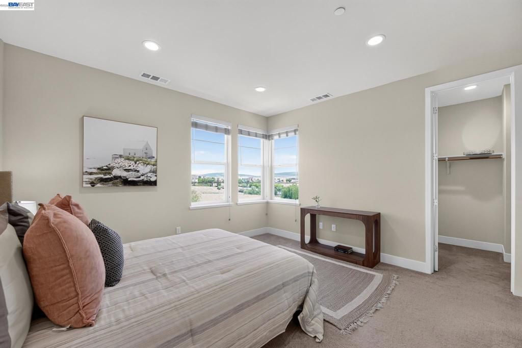 Image 22 of property listing at 4359 Mono Vista St, Dublin, CA 94568