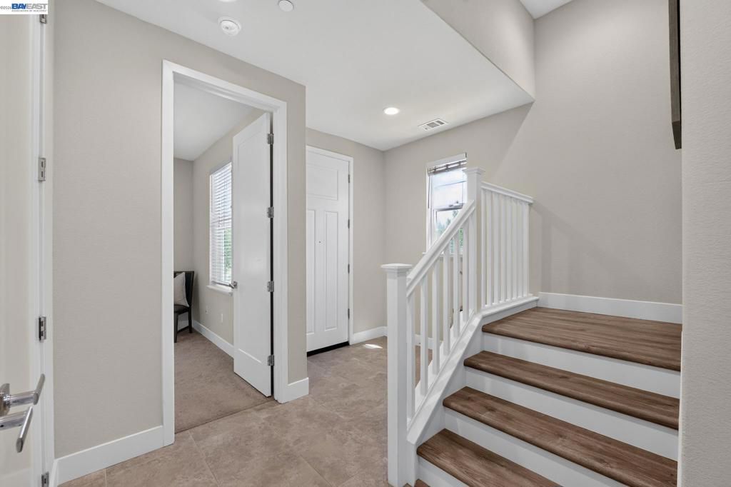 Image 6 of property listing at 4359 Mono Vista St, Dublin, CA 94568