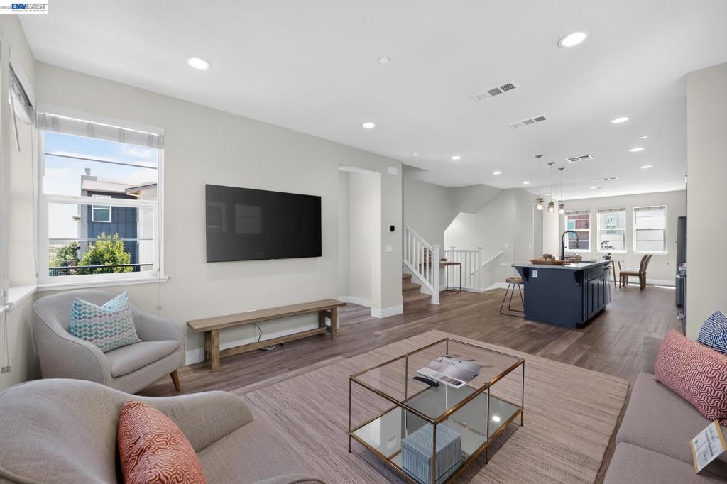 Image 9 of property listing at 4359 Mono Vista St, Dublin, CA 94568