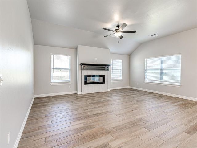 7712 Three Woods Lane, Yukon, OK 73099