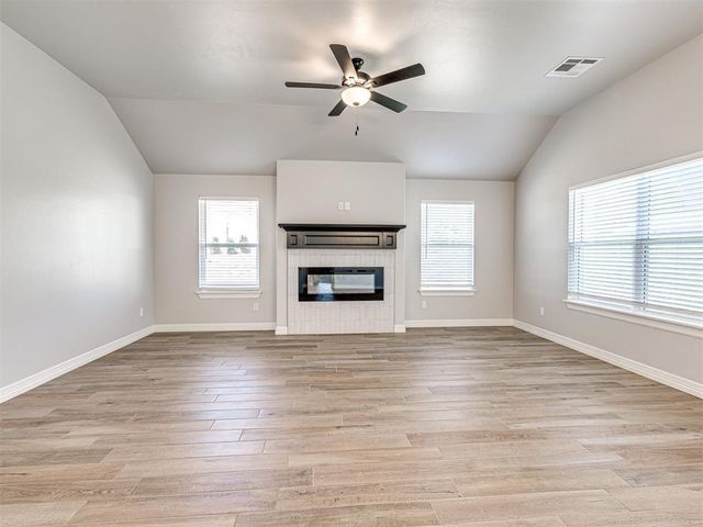 7712 Three Woods Lane, Yukon, OK 73099