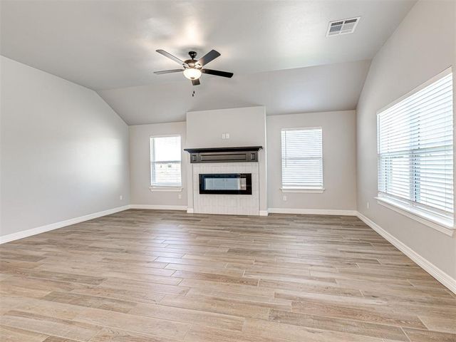 7712 Three Woods Lane, Yukon, OK 73099