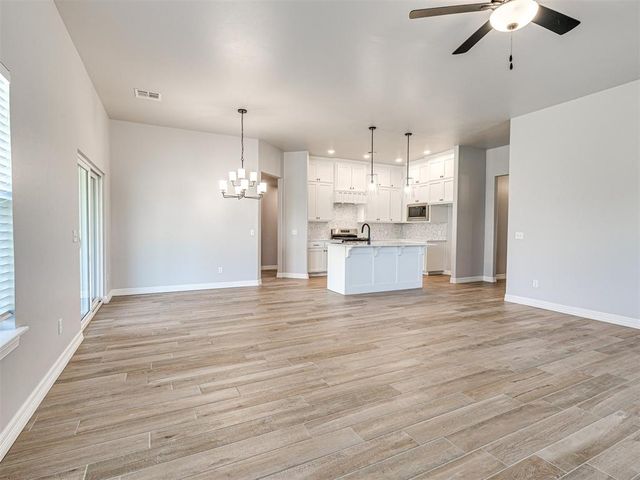 7712 Three Woods Lane, Yukon, OK 73099