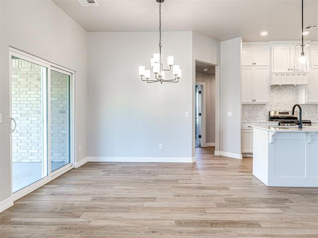 7712 Three Woods Lane, Yukon, OK 73099