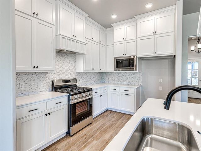 7712 Three Woods Lane, Yukon, OK 73099