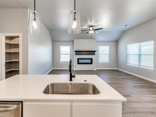 7712 Three Woods Lane, Yukon, OK 73099